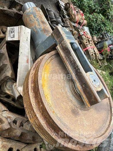 Liebherr R954CHD Opony, koła i felgi