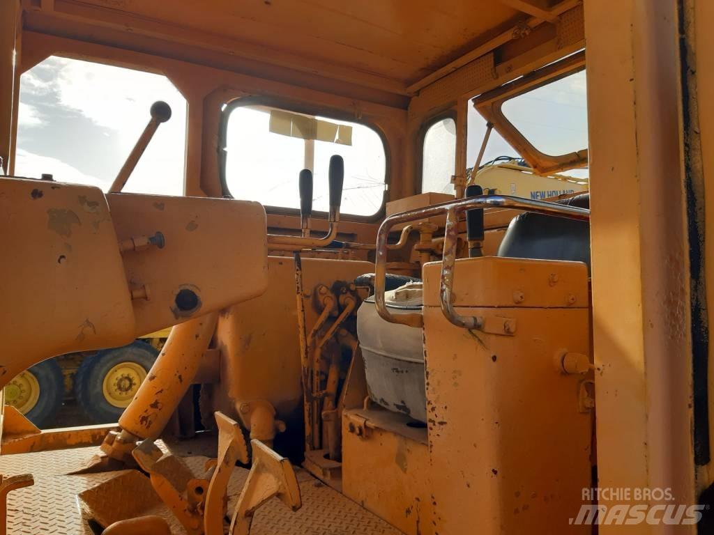 Komatsu D 85 E-12 Spycharki gąsienicowe