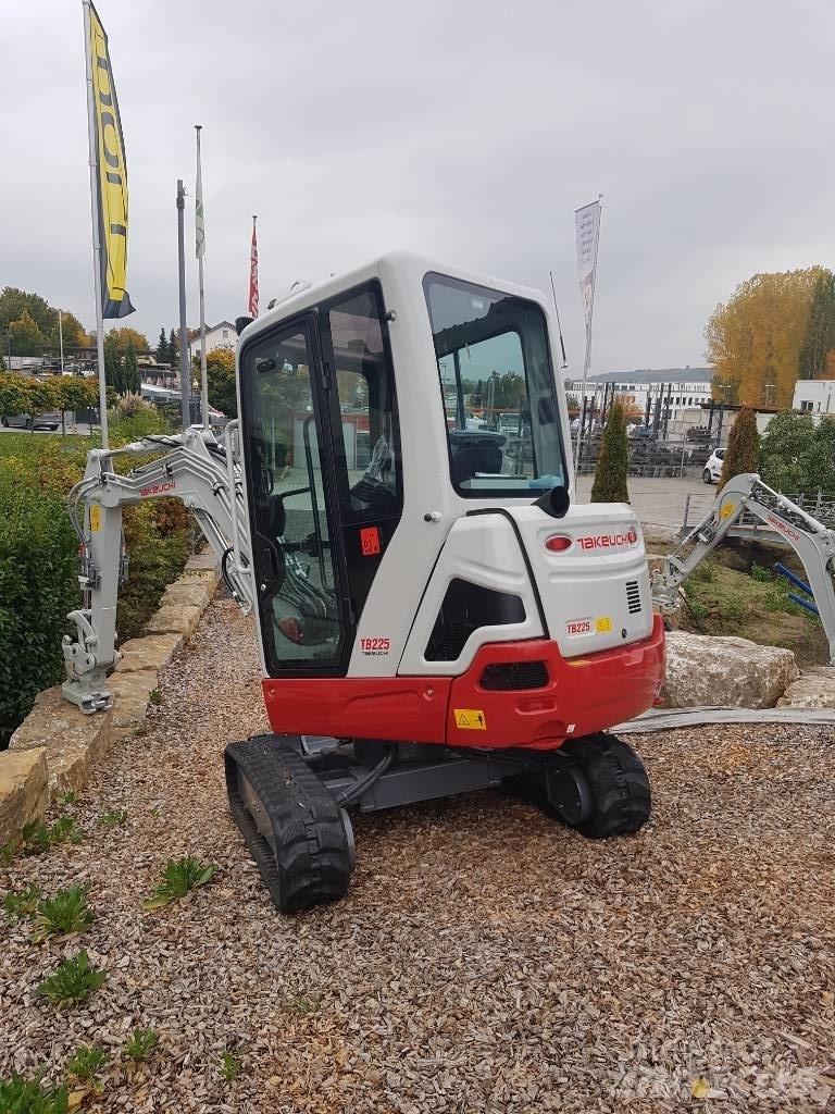 Takeuchi TB225 Minikoparki