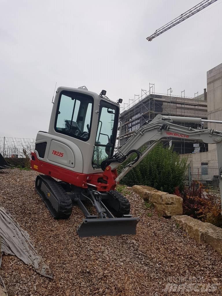 Takeuchi TB225 Minikoparki