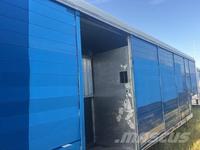 Mickey 16 Bay Przyczepy do transportu napojów