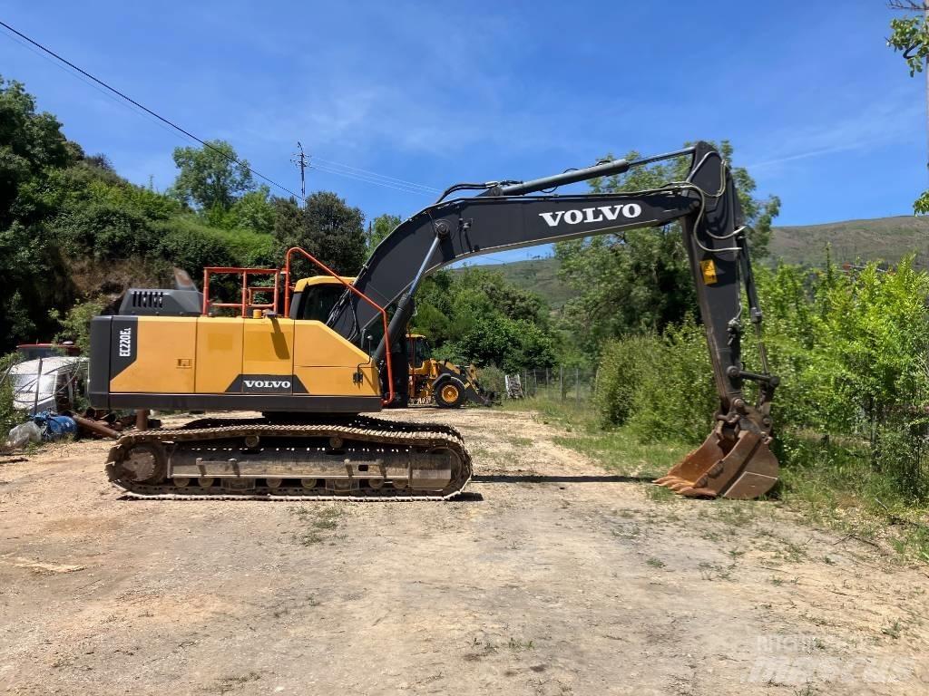 Volvo EC 220 E Koparki gąsienicowe