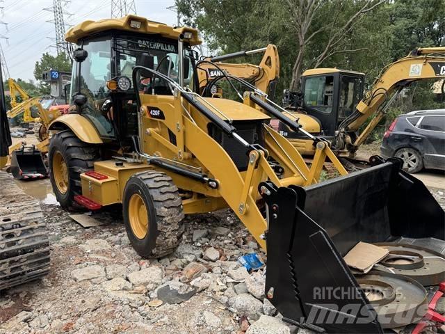 CAT 420 F Koparko-ładowarki
