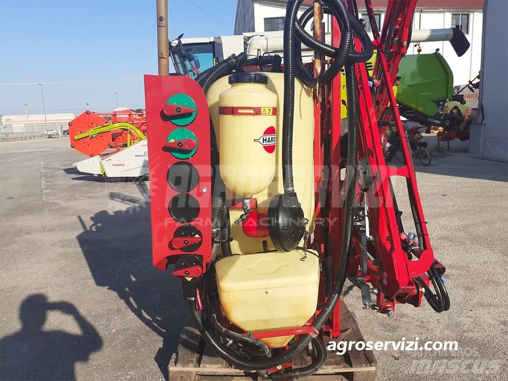 Hardi Master NUM. 075 Zamontowane opryskiwacze
