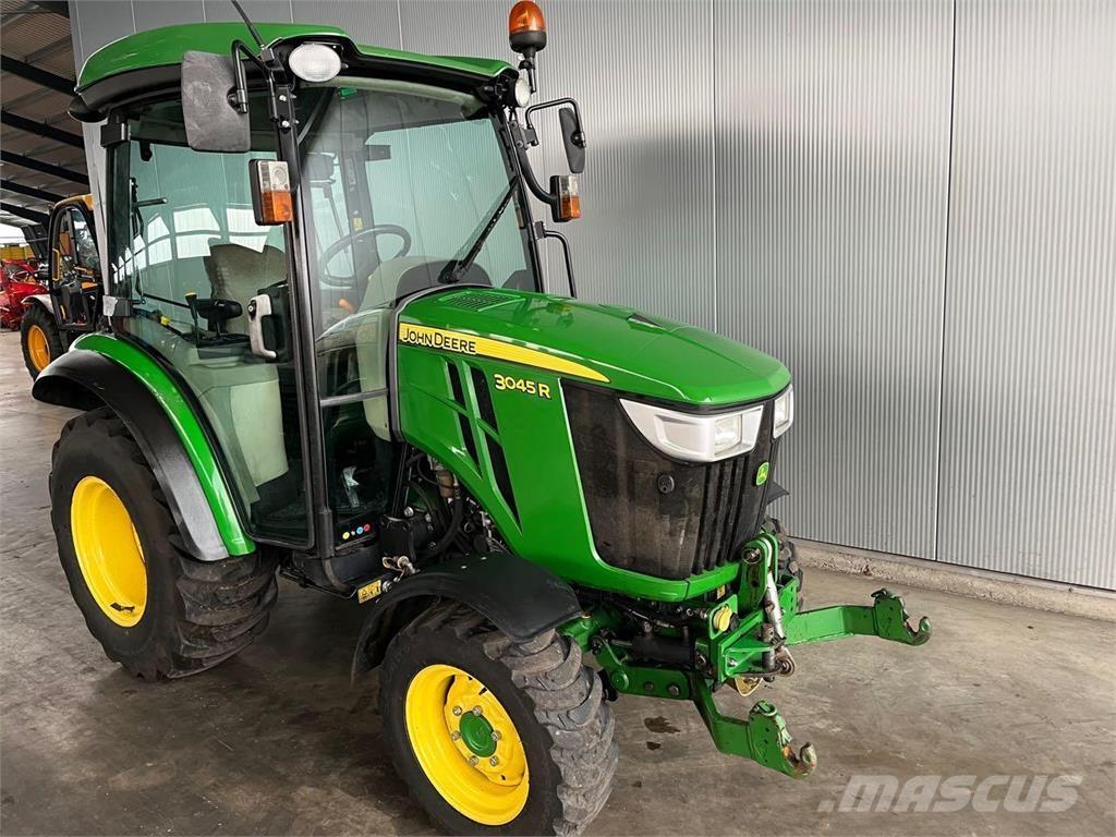 John Deere 3045 R Ciągniki rolnicze