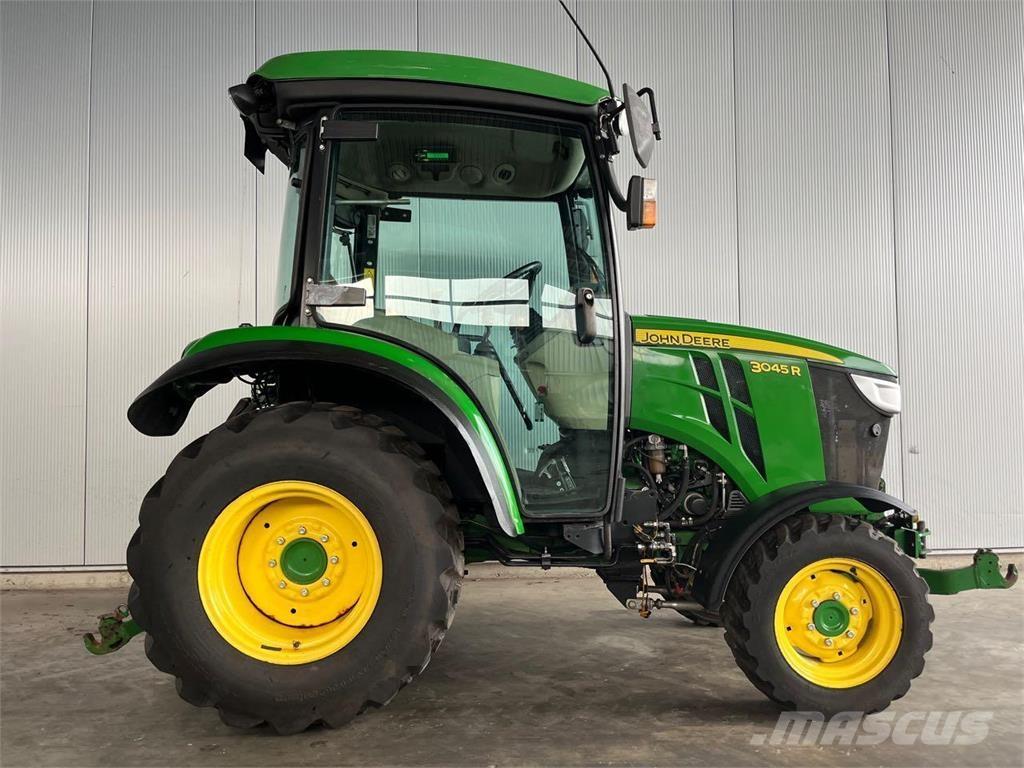 John Deere 3045 R Ciągniki rolnicze