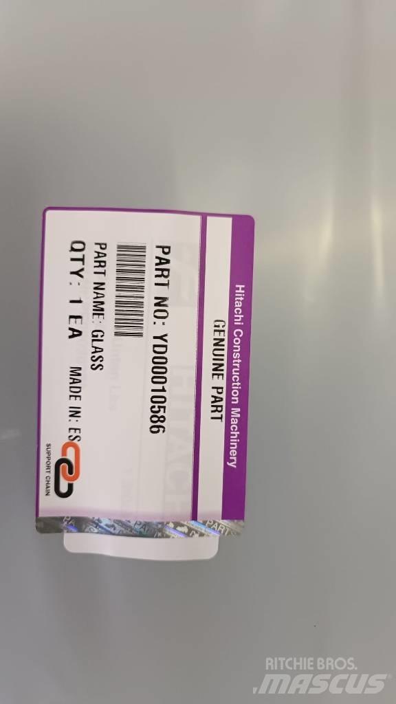 Hitachi ZX 19-5 Kabiny i wnętrze