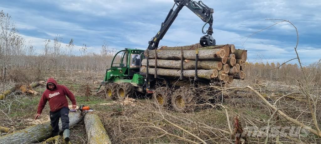 John Deere 1110 Forwardery