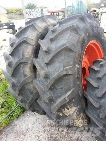  Pneus 420/85R30 Opony, koła i felgi