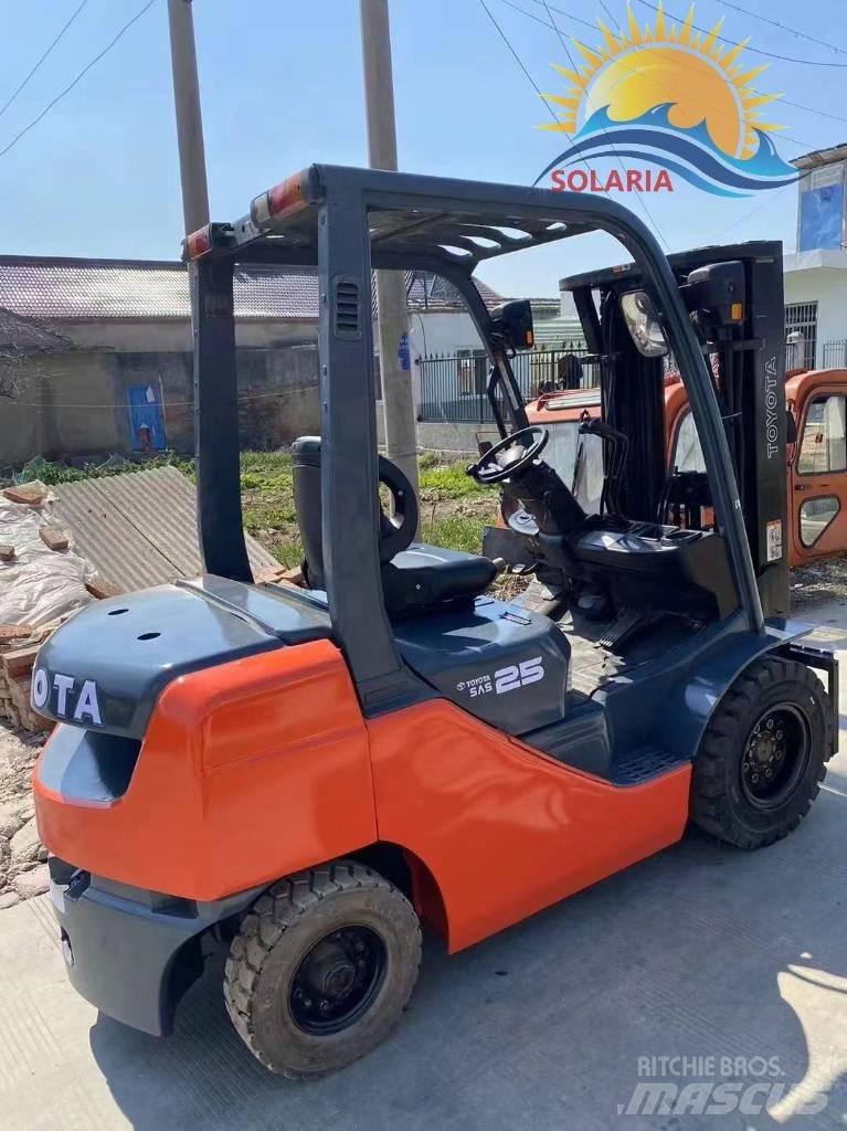 Toyota FD25 Wózki Diesla