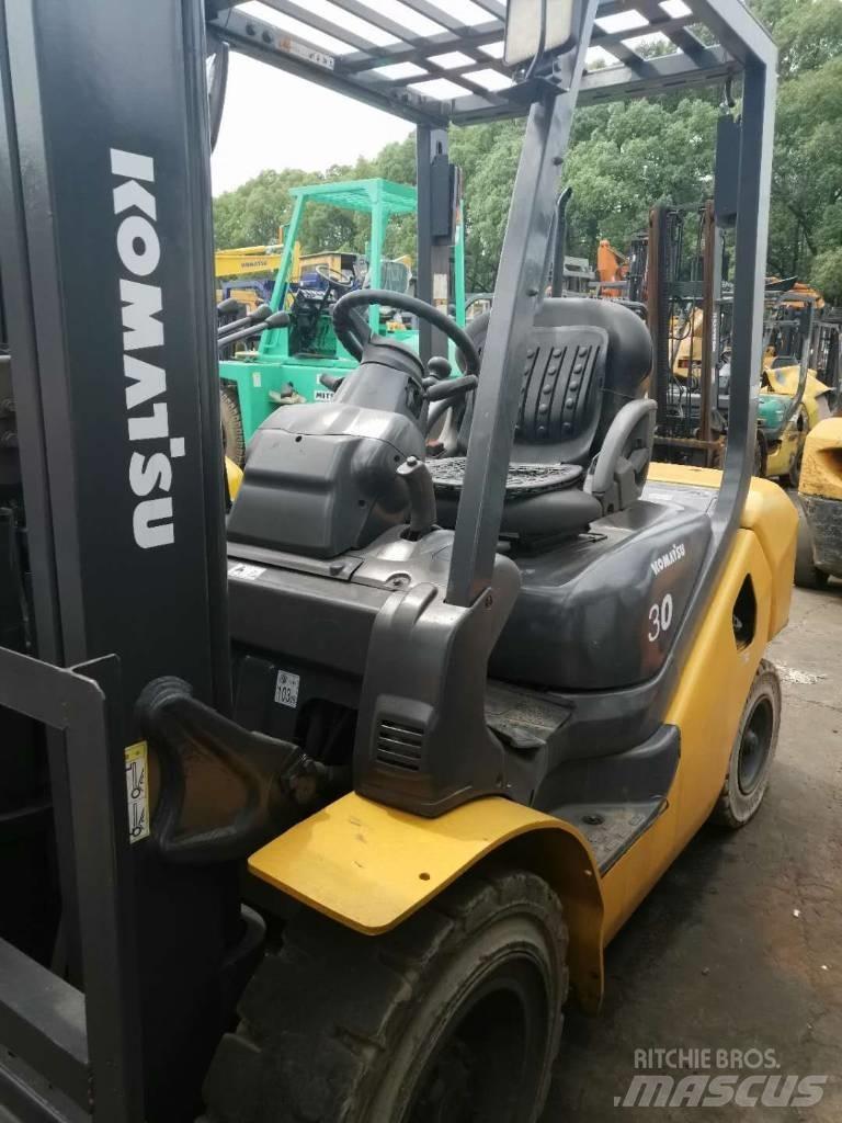 Komatsu 30 Ładowarki teleskopowe