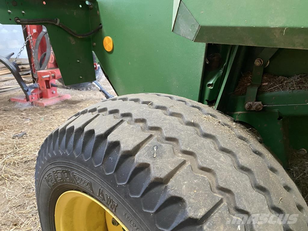 John Deere 623 Prasy zwijające