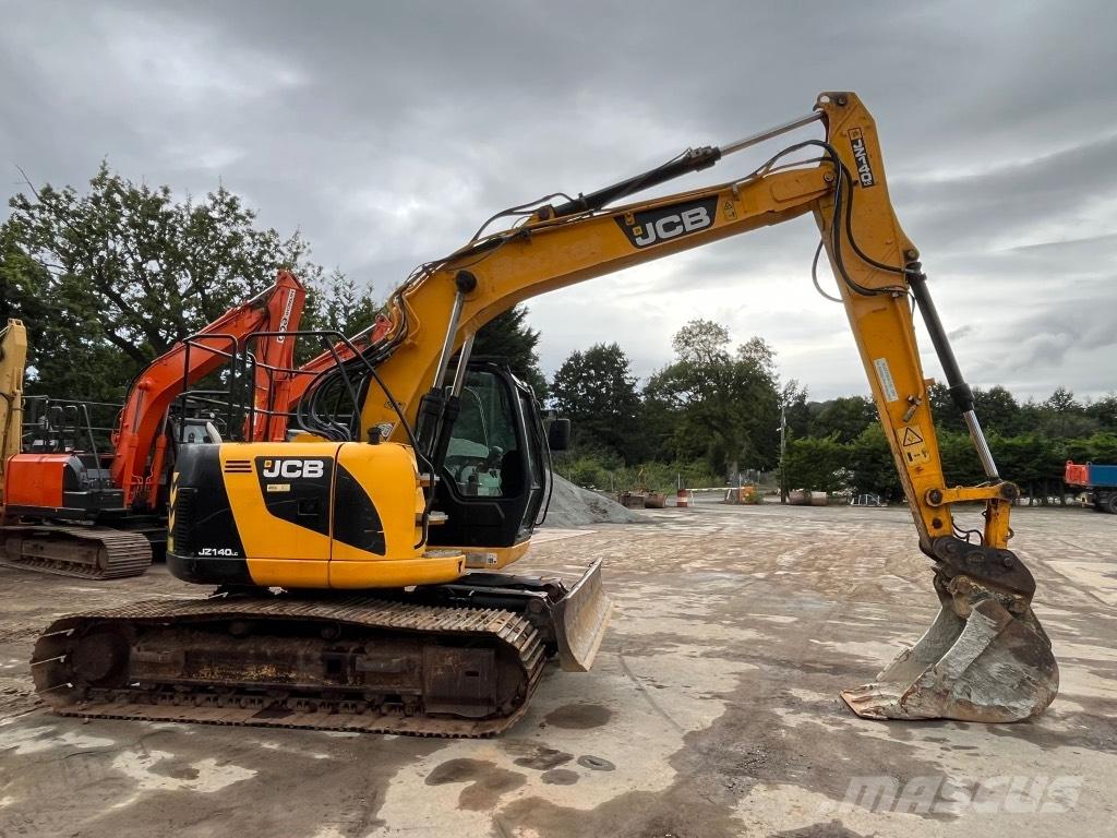 JCB JZ140 with blade Koparki gąsienicowe