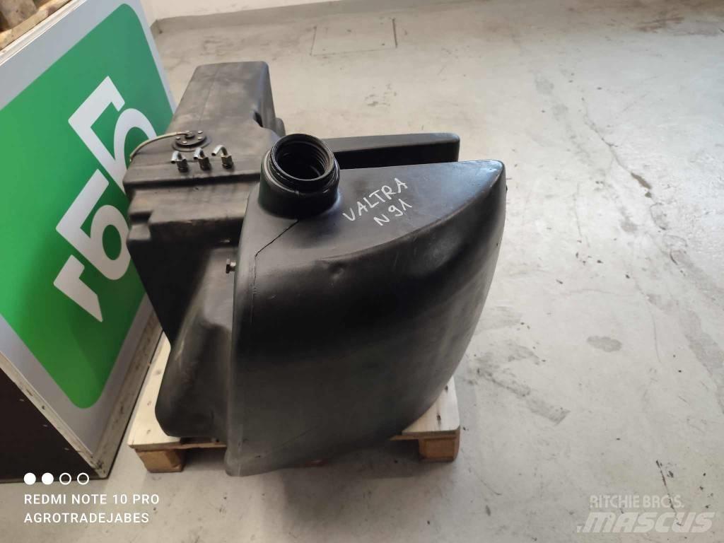 Valtra N91 Fuel Tank Kabina i wnętrze