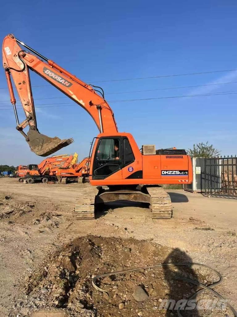 Doosan DH 225 LC-9 Koparki gąsienicowe
