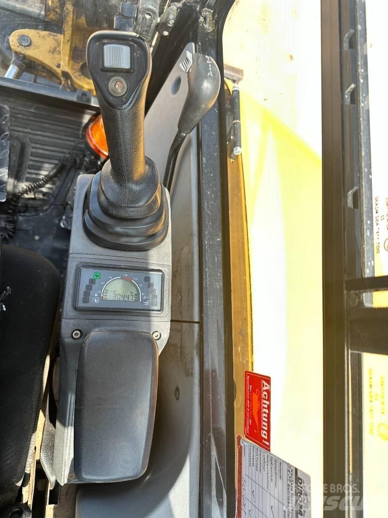 CAT 302.7 D CR Minikoparki