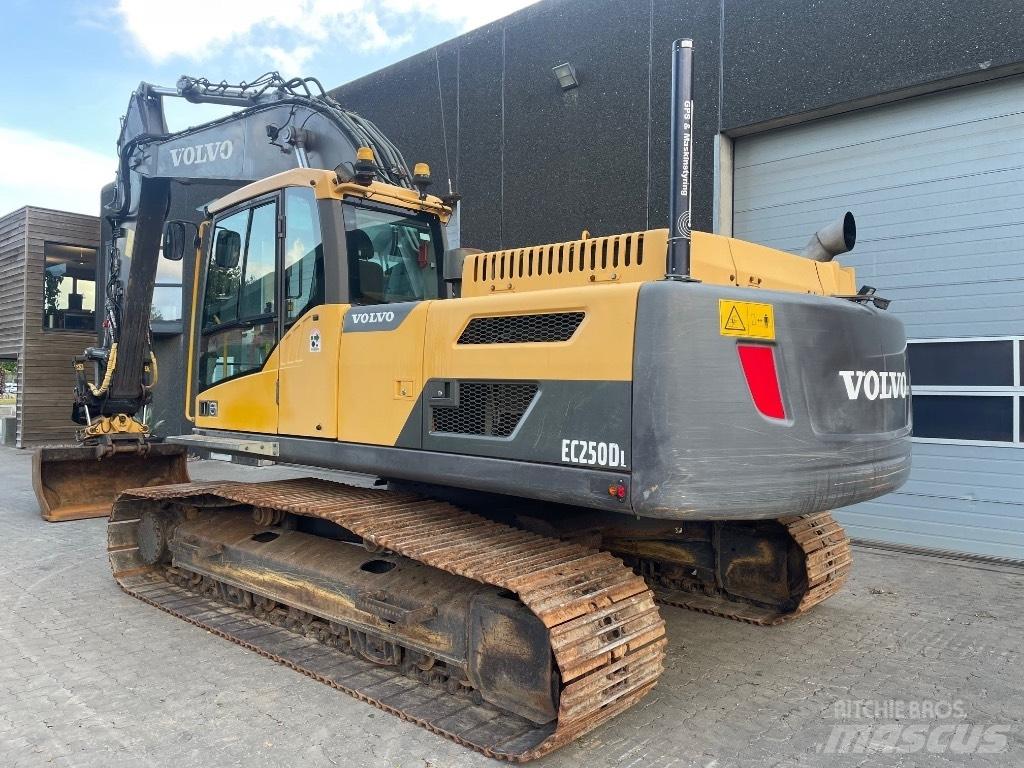 Volvo EC250DL Koparki gąsienicowe