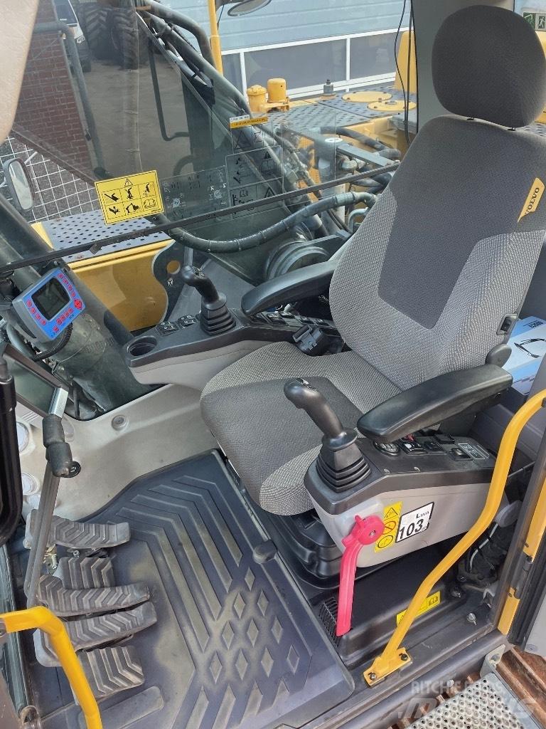 Volvo EC250DL Koparki gąsienicowe