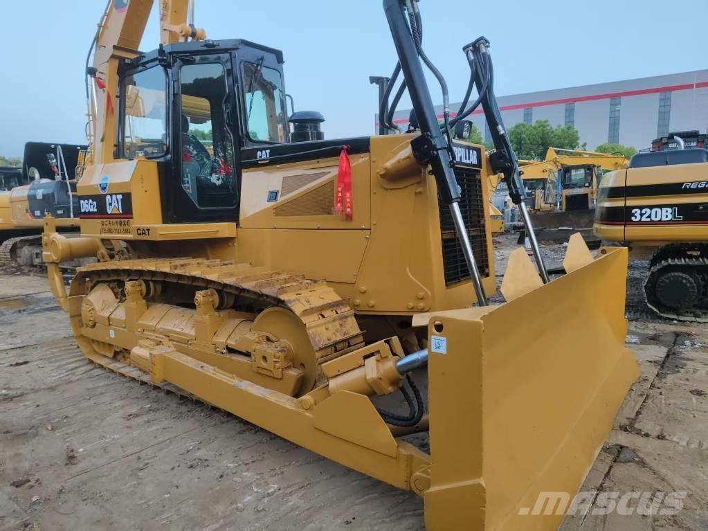 CAT D6G2 Koparki gąsienicowe