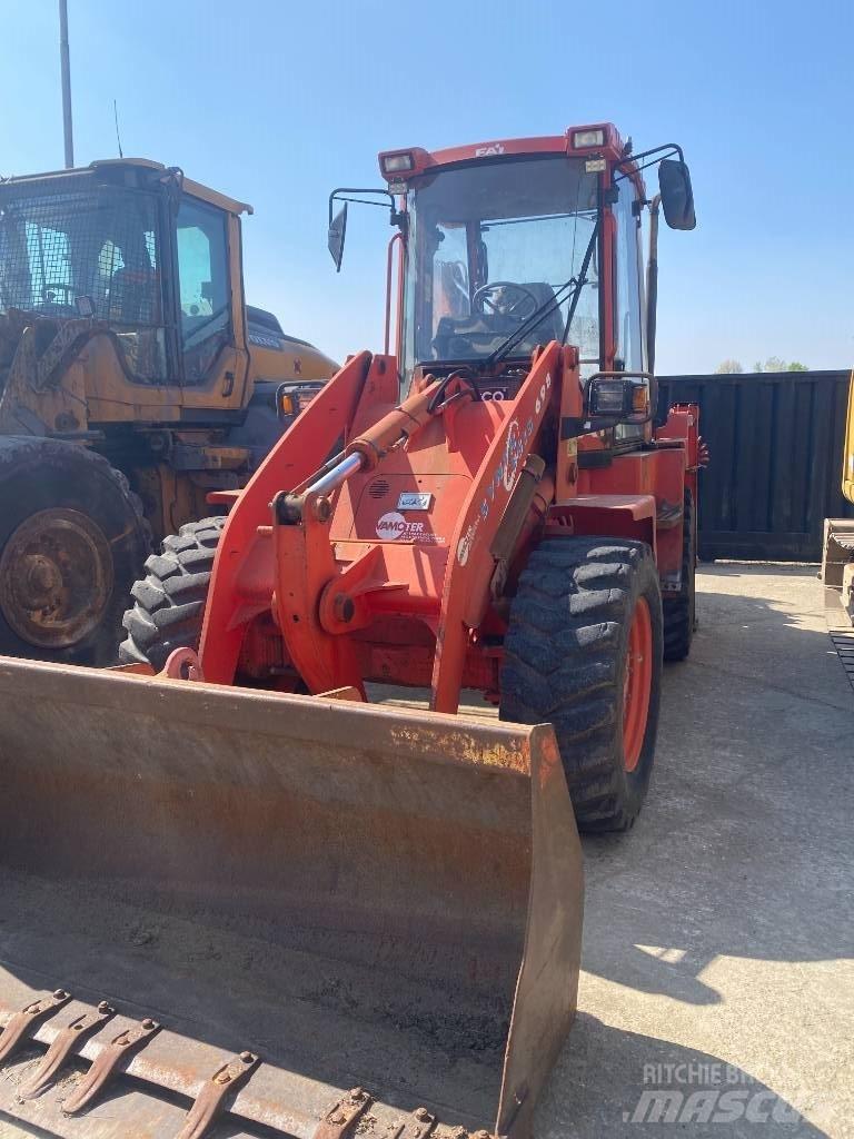 Fai KOMATSU 595s Koparko-ładowarki