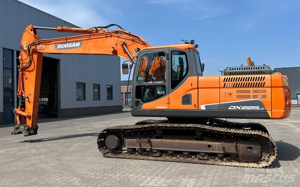 Doosan DX 225 LC-3 Koparki gąsienicowe