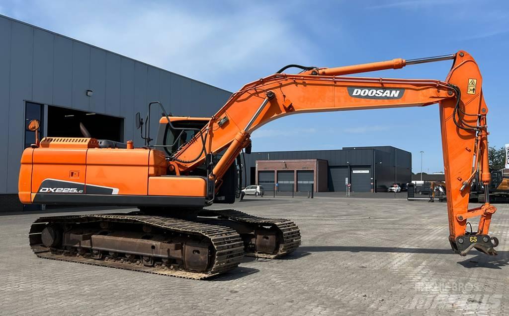 Doosan DX 225 LC-3 Koparki gąsienicowe