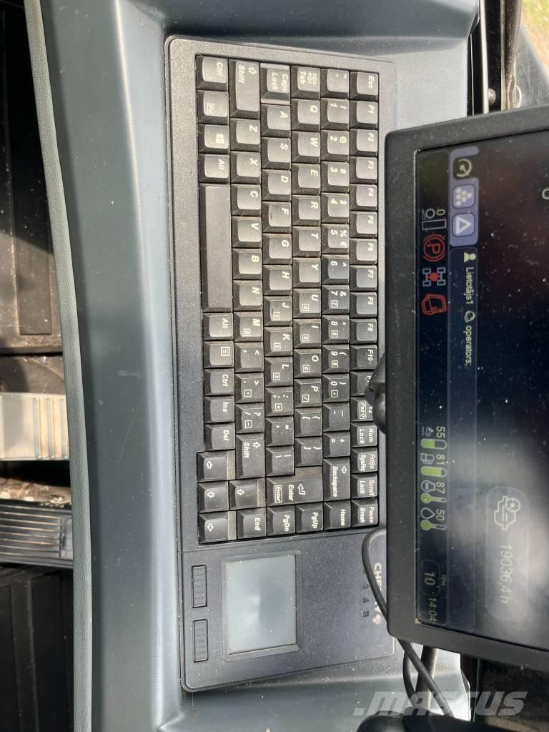 Komatsu 845 Forwardery
