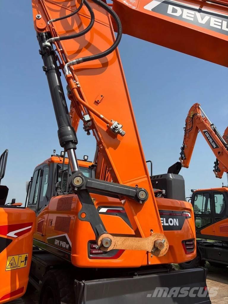 Develon DX255LC-7 Koparki gąsienicowe