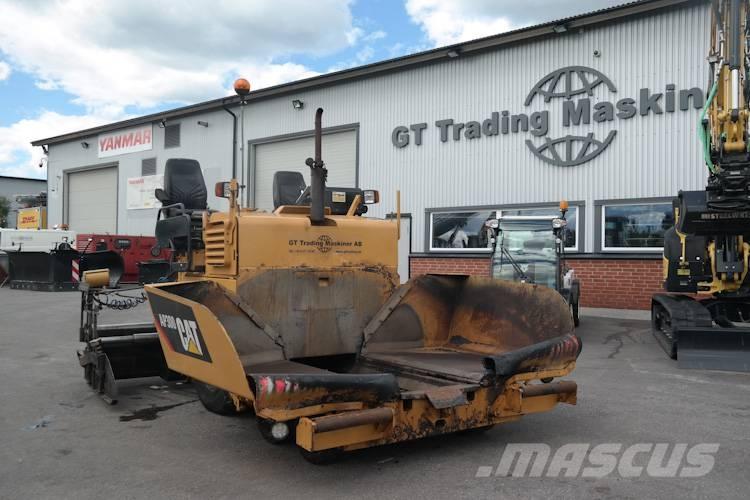 CAT AP 300 Rozściełacze do asfaltu