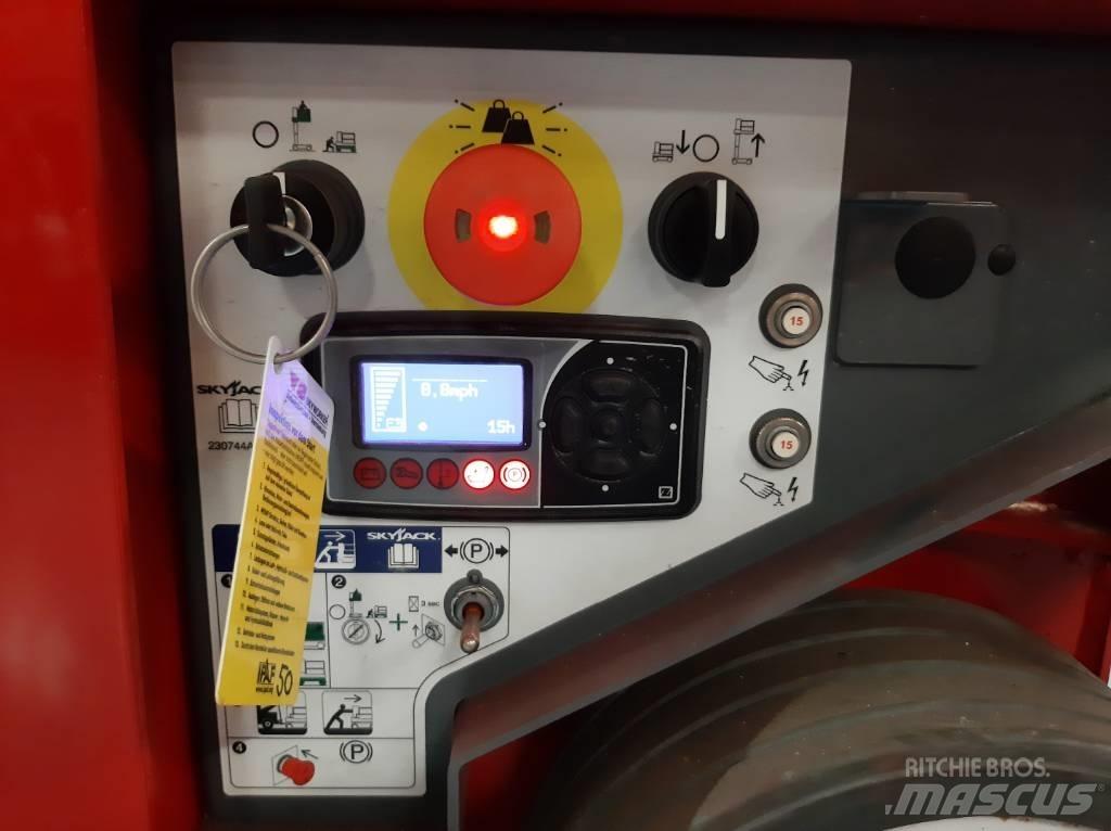 SkyJack SJ12 E Podnośniki masztowe