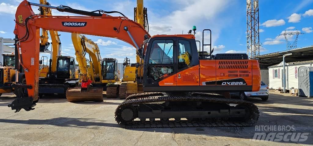 Doosan DX 225 Koparki gąsienicowe