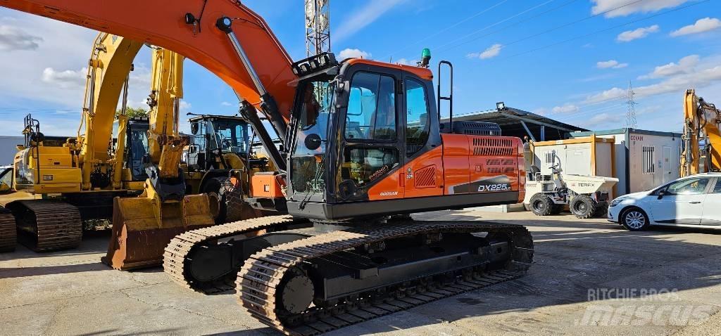 Doosan DX 225 Koparki gąsienicowe