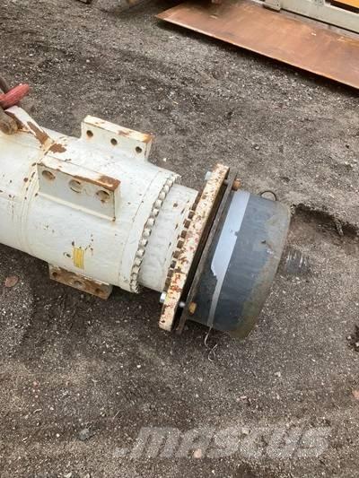 IHC System S40 Hydrauliczne młoty do palowania