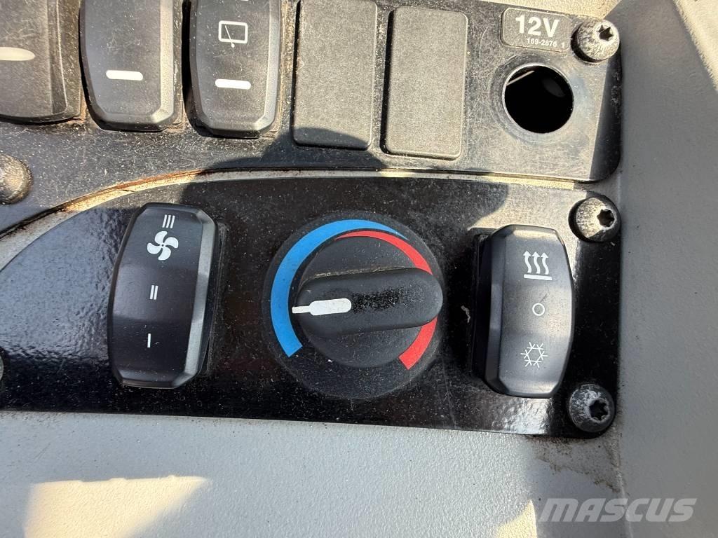 CAT 908 Ładowarki kołowe