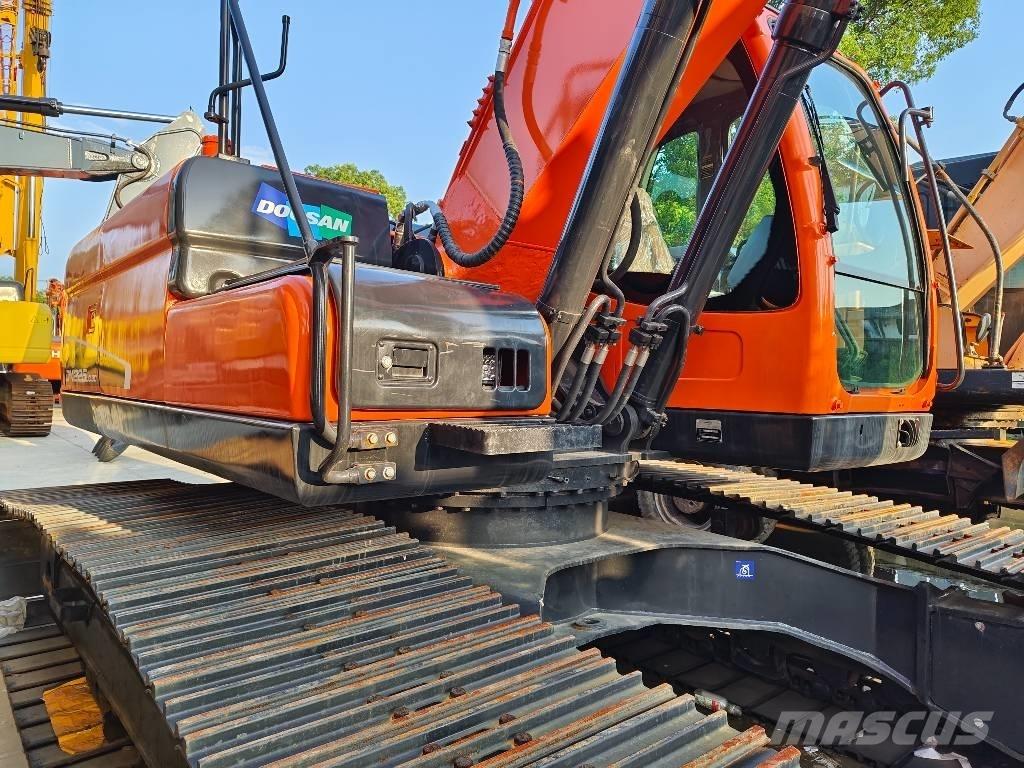 Doosan DX 225 LC Koparki gąsienicowe