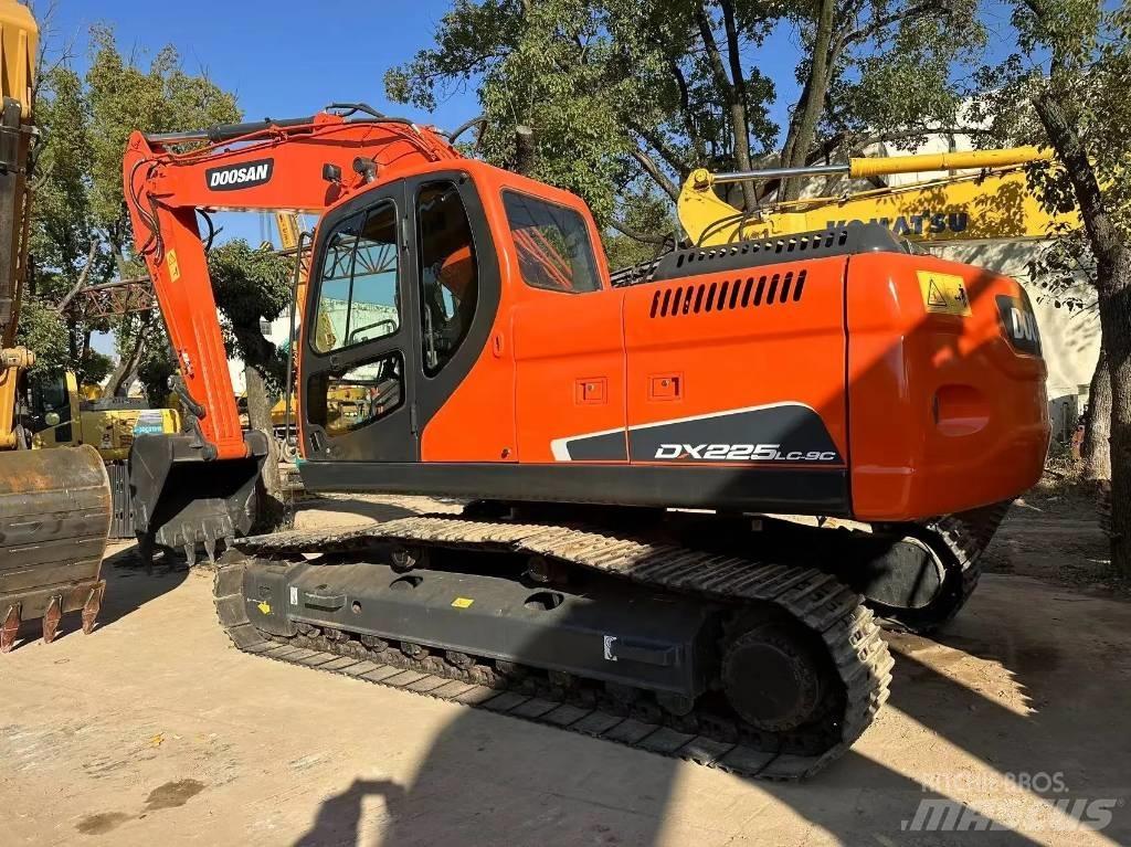 Doosan DX225-9C Koparki gąsienicowe