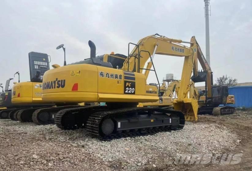 Komatsu 220-8K Koparki gąsienicowe