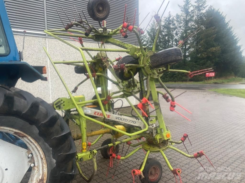 CLAAS Volto 770 Zgrabiarki i przetrząsacze