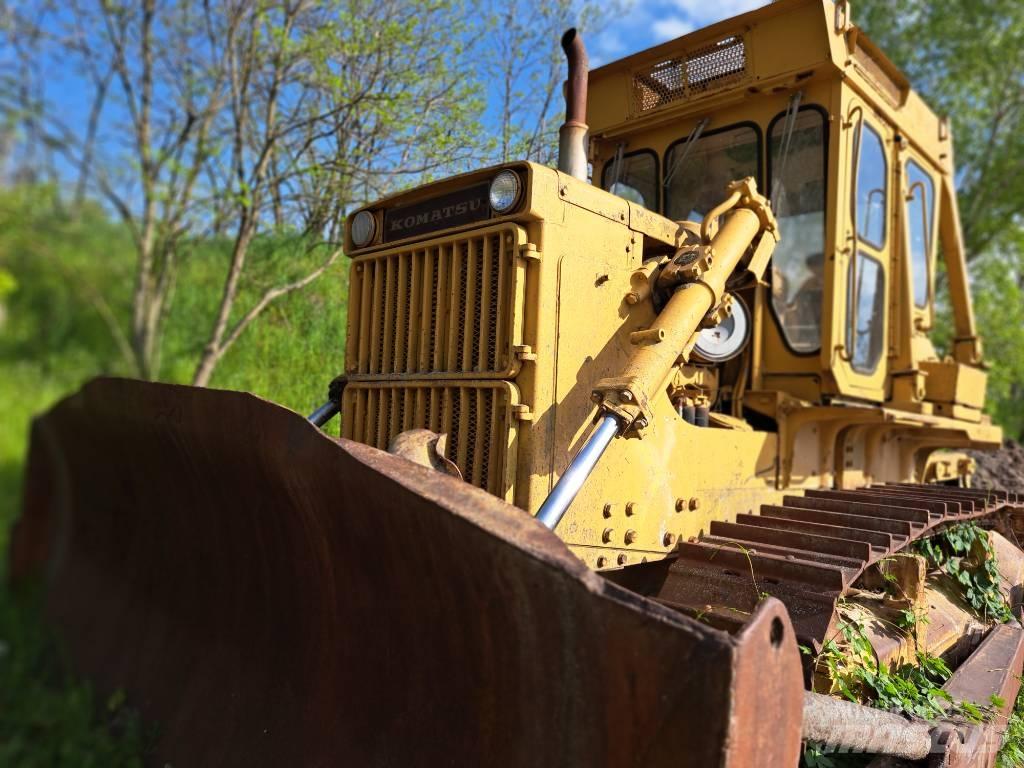 Komatsu D85A Spycharki gąsienicowe
