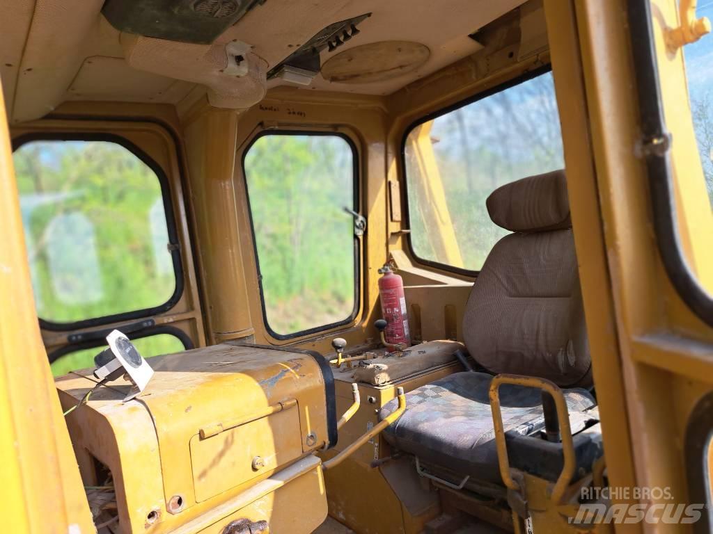 Komatsu D85A Spycharki gąsienicowe
