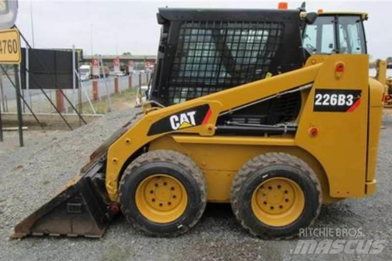 CAT 226B3 Inne
