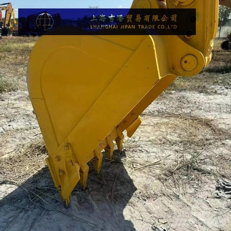 Komatsu PC 210 Koparki gąsienicowe