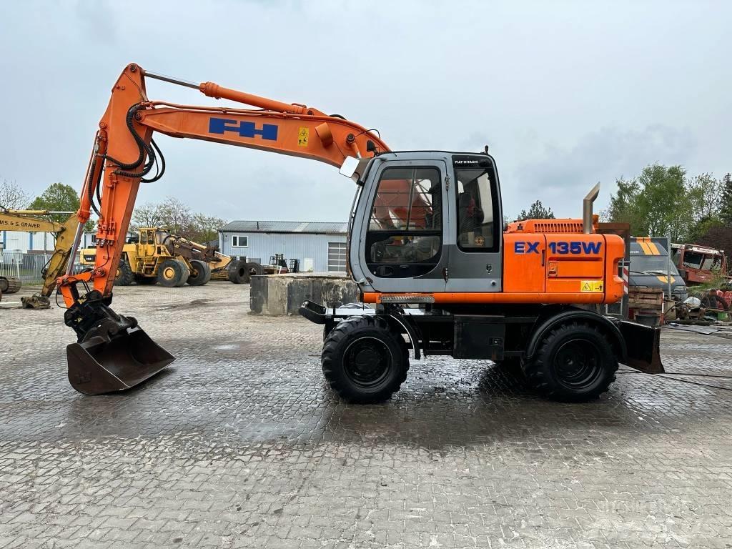 Hitachi EX135W Koparki kołowe