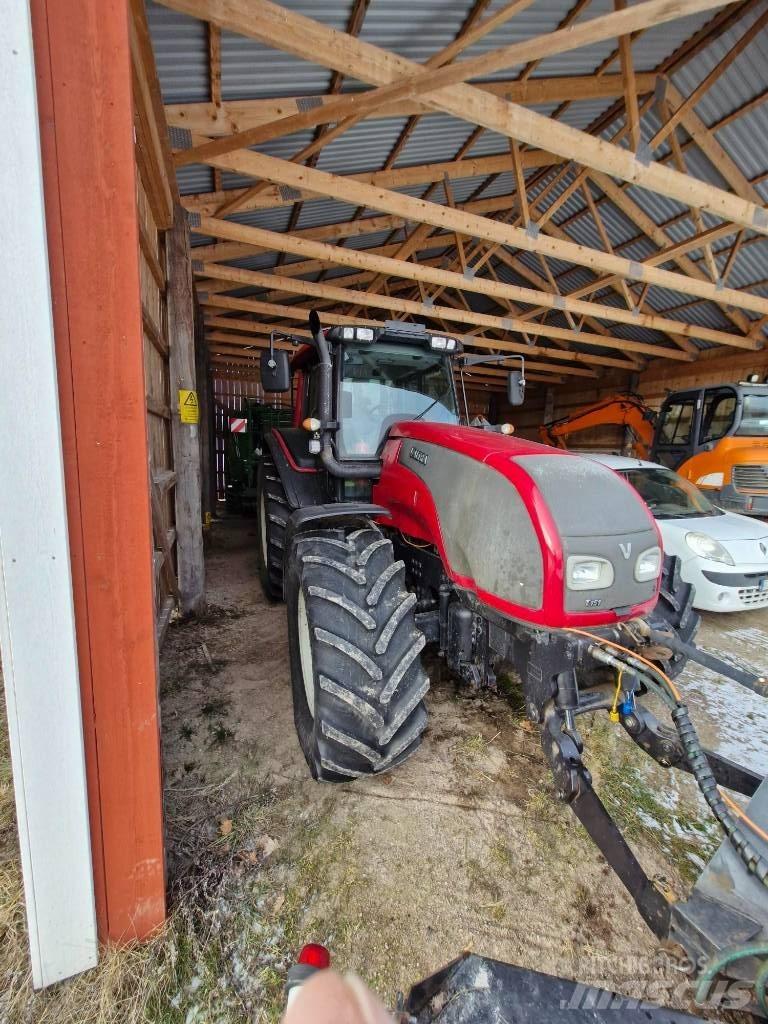 Valtra T 151 hitchec Ciągniki rolnicze