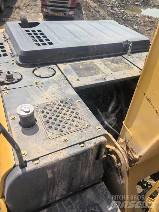 Sumitomo SH200-5 Koparki gąsienicowe