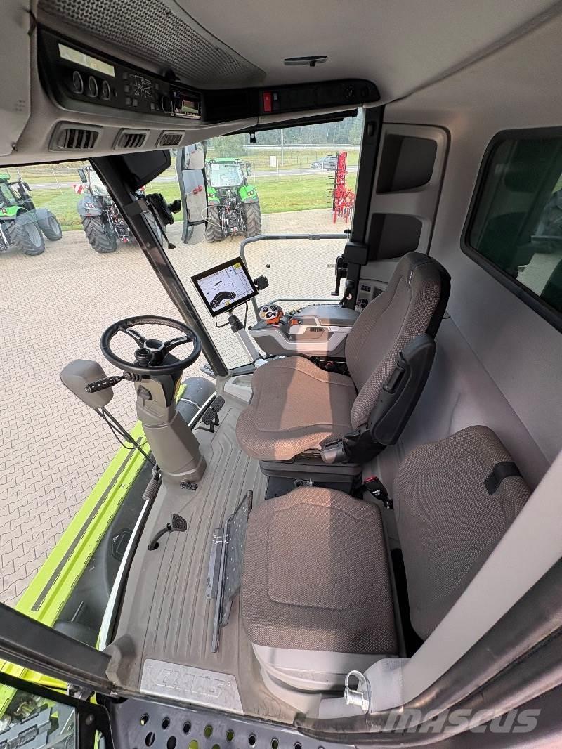 CLAAS TRION 750 Kombajny zbożowe