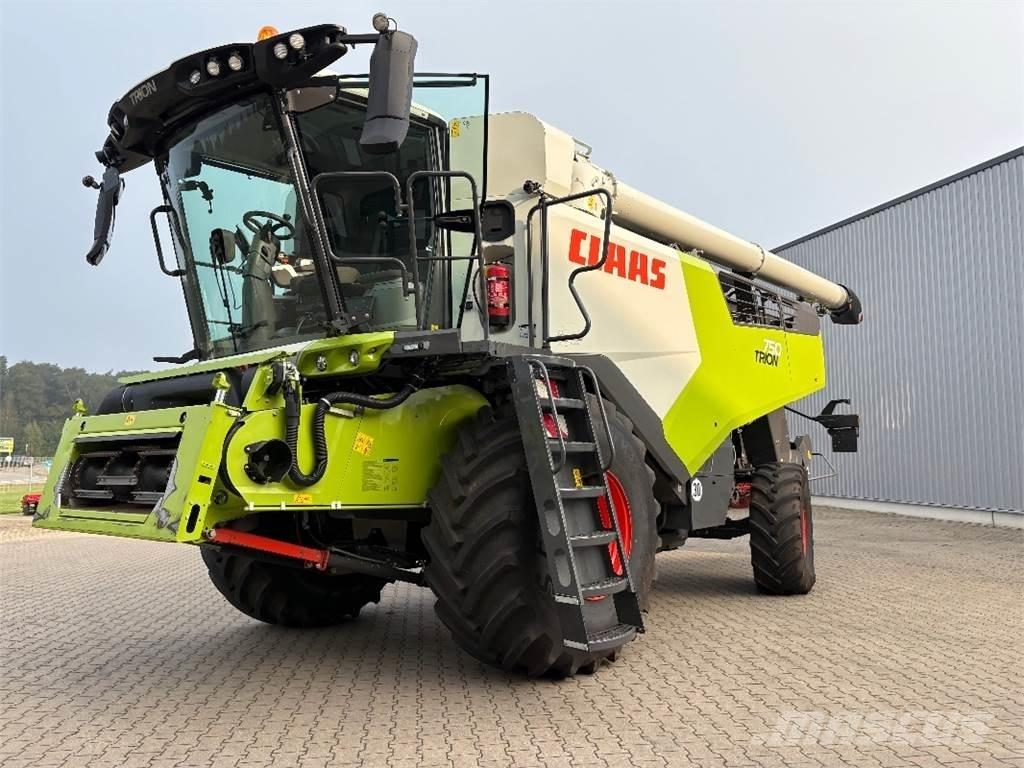 CLAAS TRION 750 Kombajny zbożowe