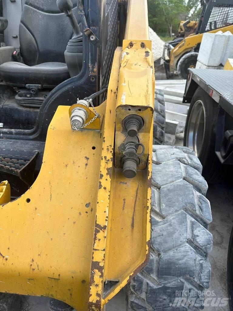 CAT 262 D Ładowarki burtowe