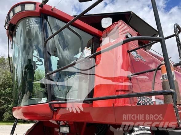 Case IH 2588 Kombajny zbożowe