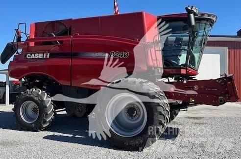 Case IH 8240 Kombajny zbożowe